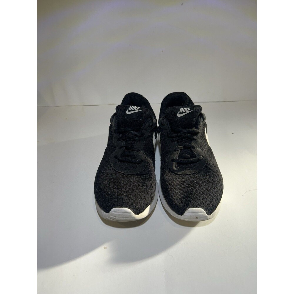 Nike Tanjun Black White Running Shoes Women’s US 9 EU 40.5 Sneakers